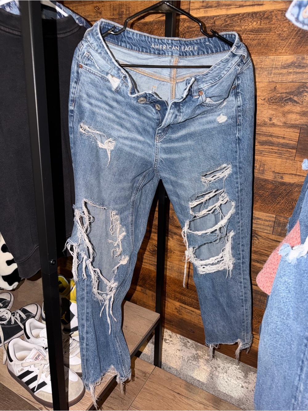 American Eagle Outfitters Light Blue Distressed Boyfriend Jeans